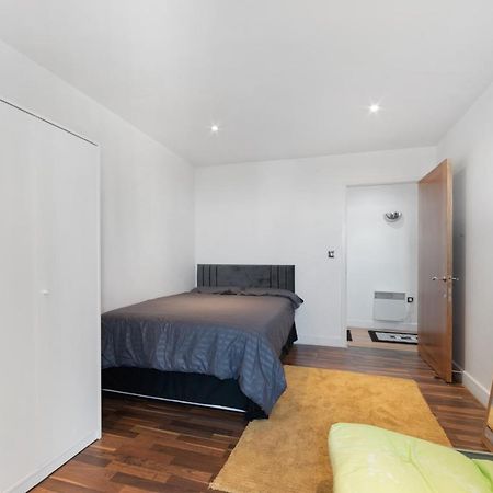 Excel 3 Bedroom Apartment Near City Airport And O2 Arena Londra Esterno foto