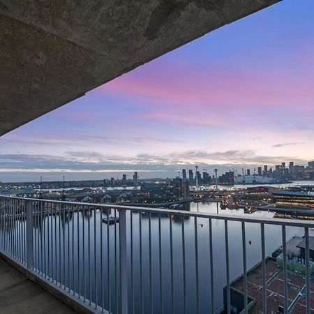 Excel 3 Bedroom Apartment Near City Airport And O2 Arena Londra Esterno foto