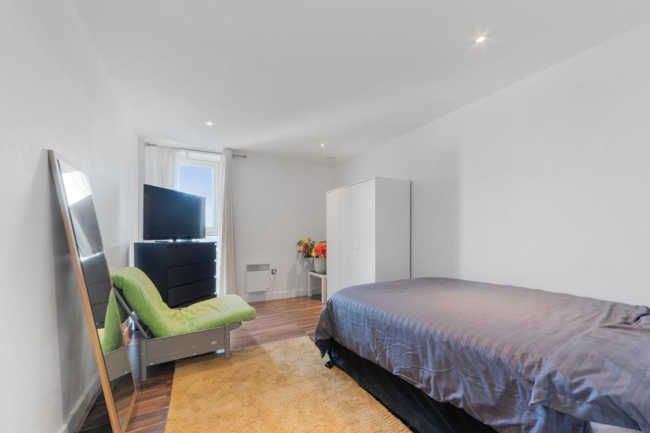 Excel 3 Bedroom Apartment Near City Airport And O2 Arena Londra Esterno foto
